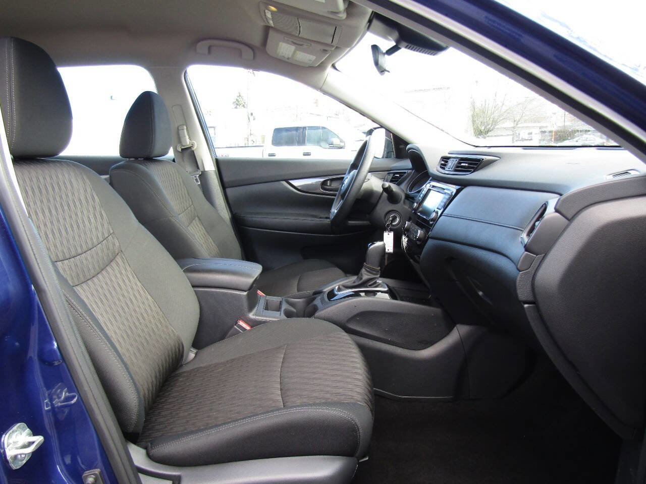 Used 2020 Nissan Rogue S image 23