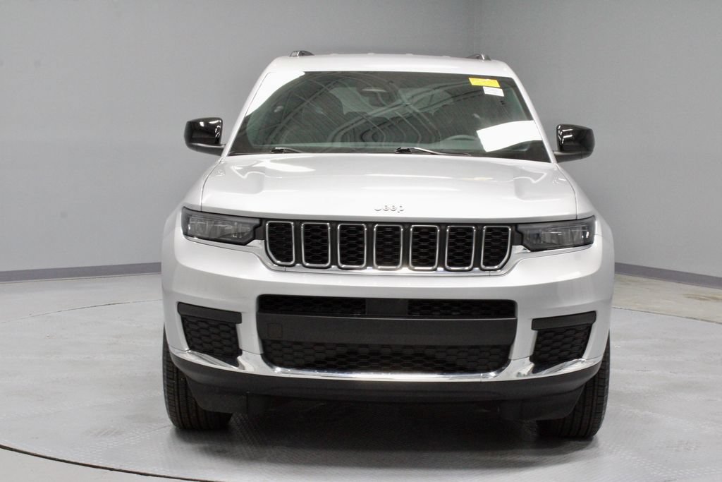 Used 2024 Jeep Grand Cherokee L Laredo AWD/4WD image 5