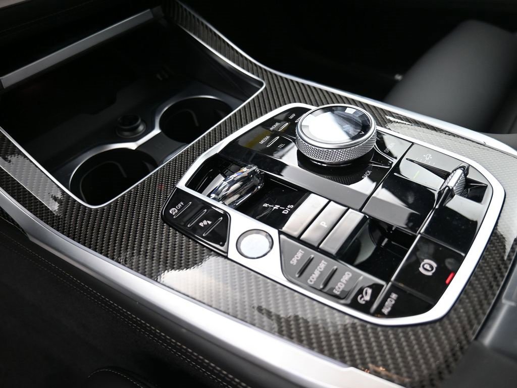 New 2026 BMW X7 M60i w/ Executive Package image 16