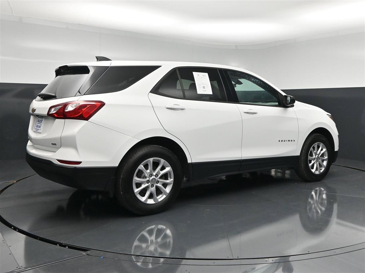 Used 2019 Chevrolet Equinox LS w/ LS Convenience Package AWD/4WD image 5