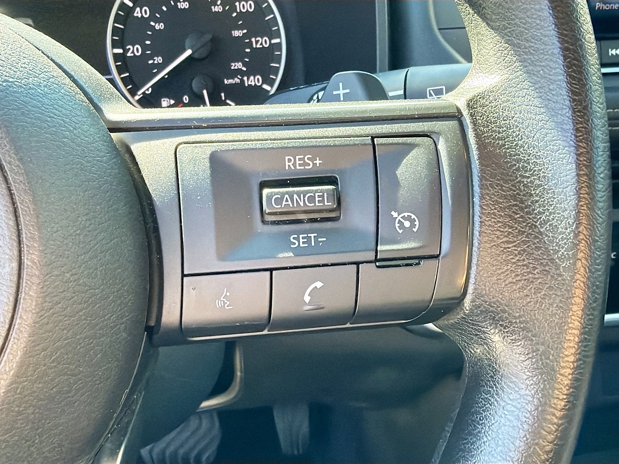 Used 2024 Nissan Rogue S image 34