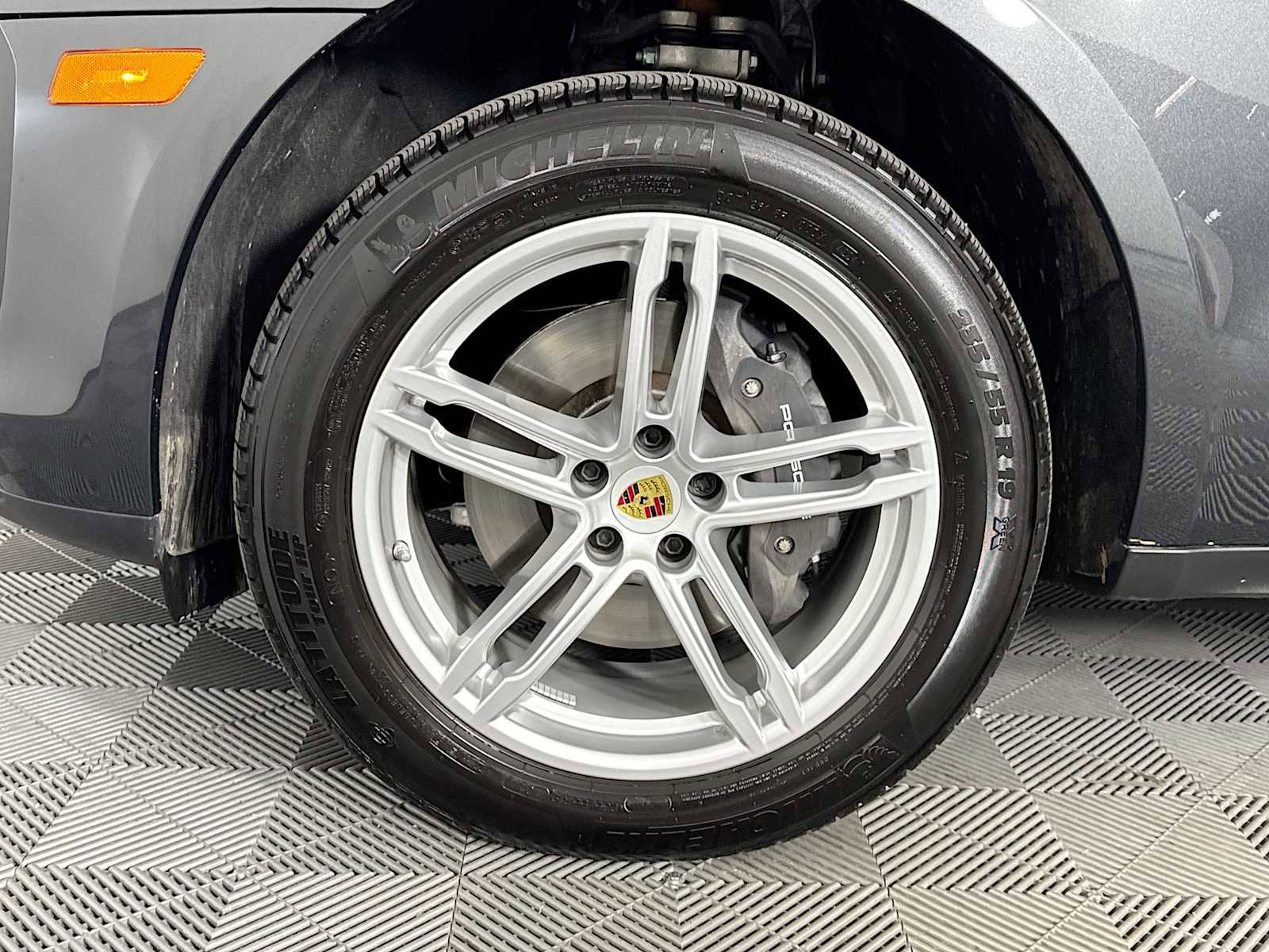 Used 2025 Porsche Macan image 29