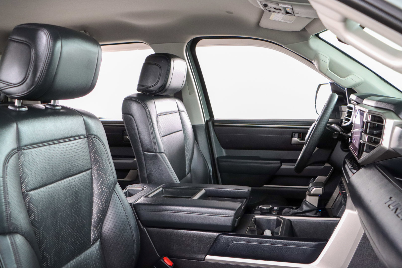 Used 2024 Toyota Tundra SR5 w/ SR5 Premium Package image 28