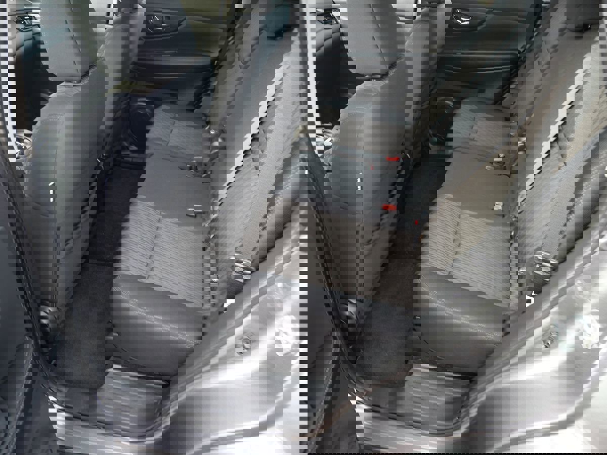 Used 2017 Nissan Rogue S image 19