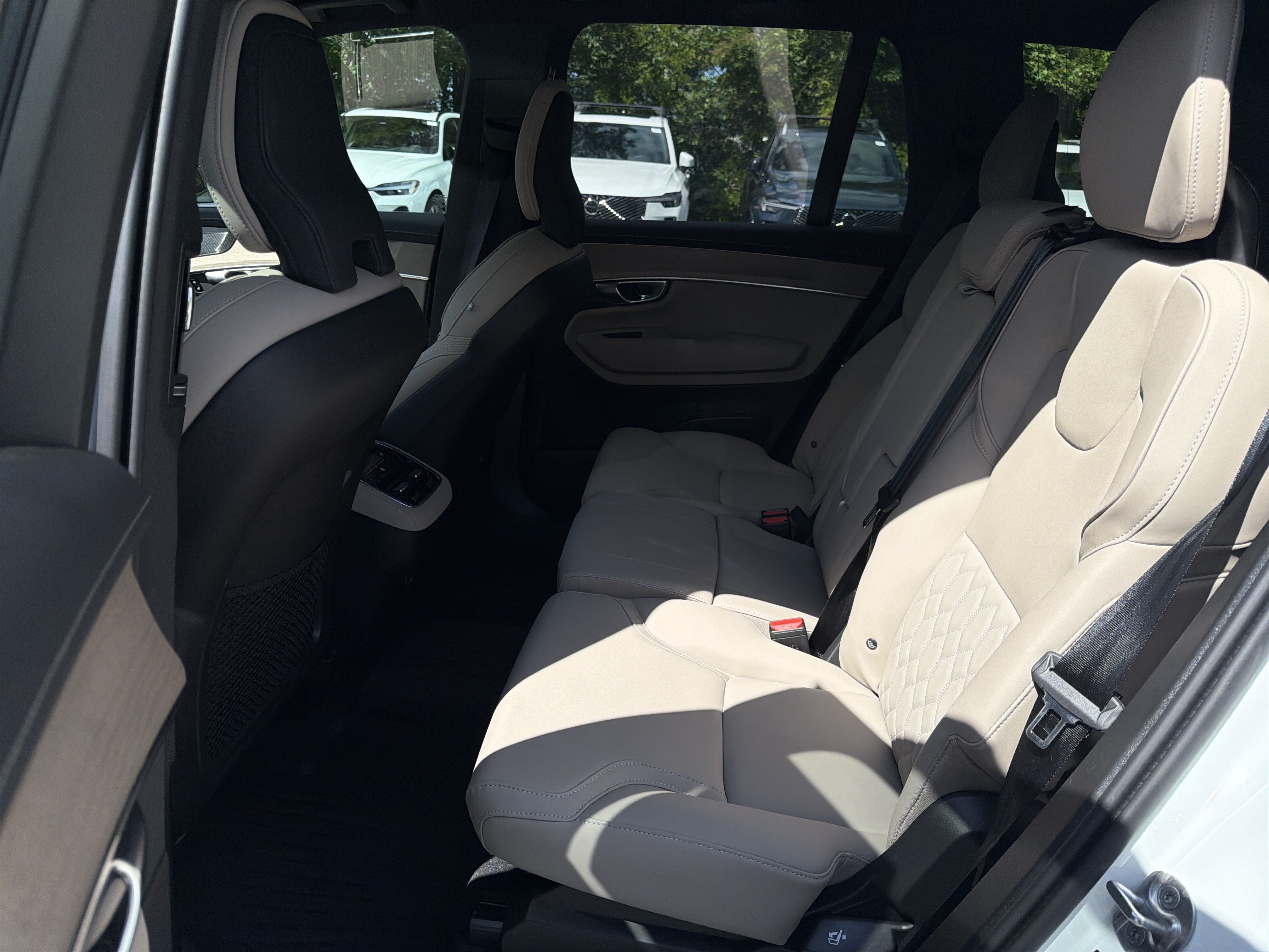 Certified 2026 Volvo XC90 B6 Plus w/ Protection Package Premier AWD/4WD image 35