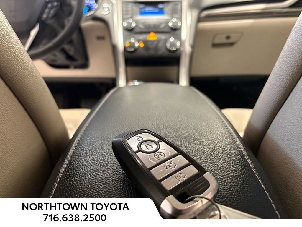 Used 2017 Ford Fusion SE FWD image 36