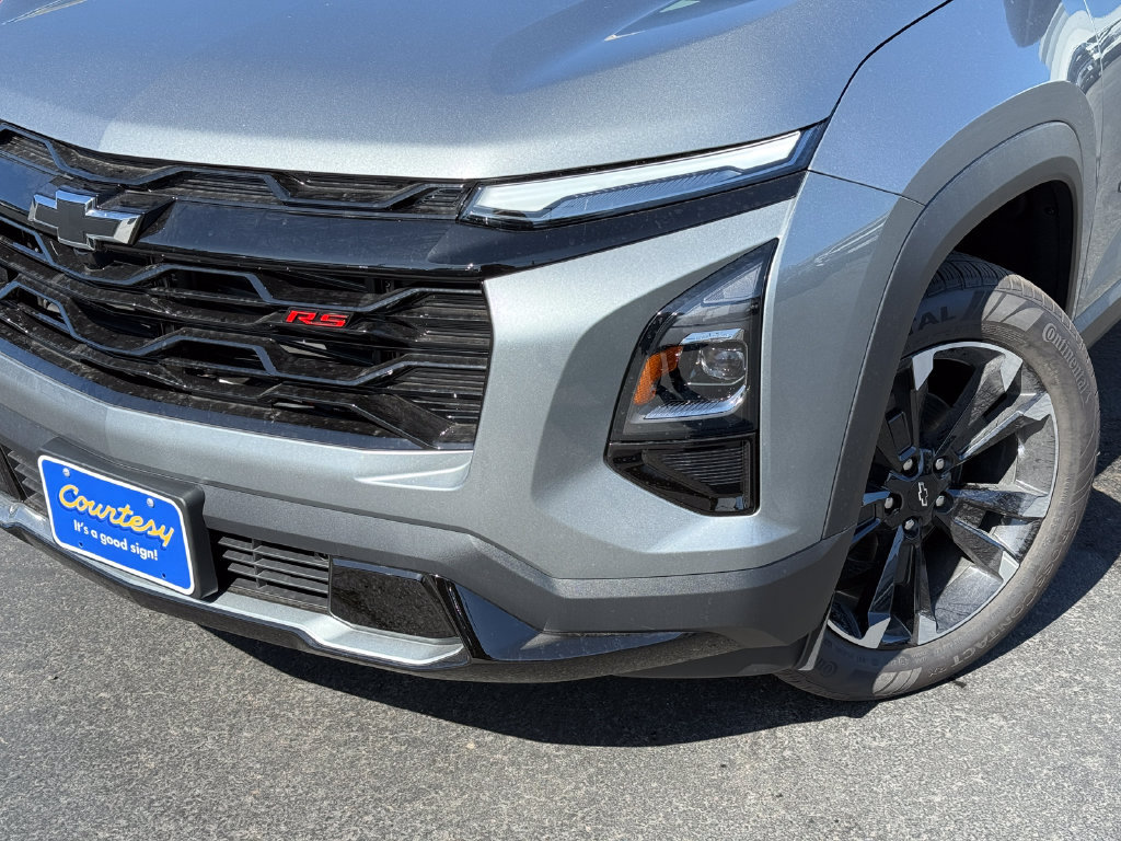 New 2027 Chevrolet Equinox RS FWD image 3