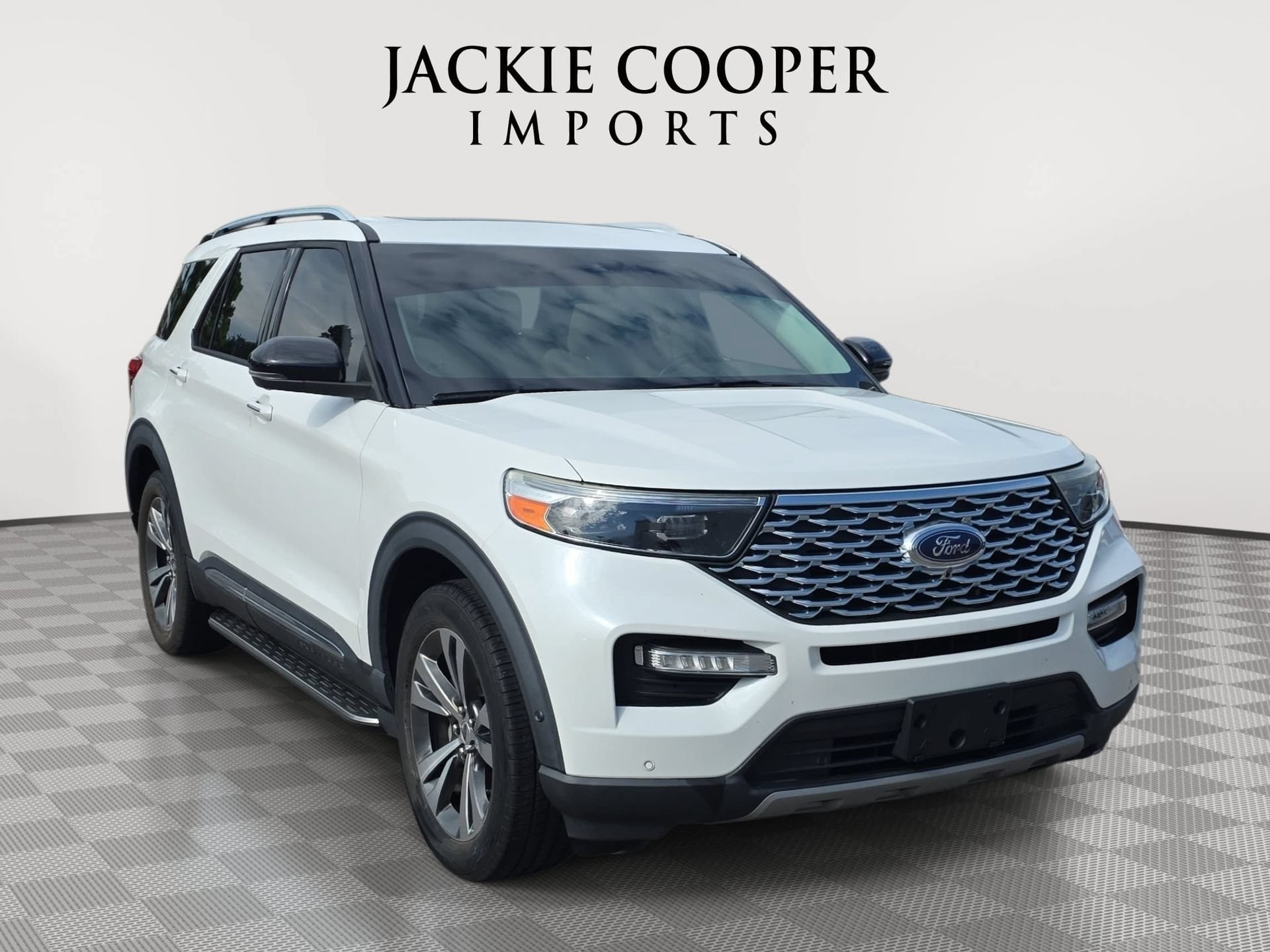 Used 2020 Ford Explorer Platinum w/ Premium Technology Package AWD/4WD image 3