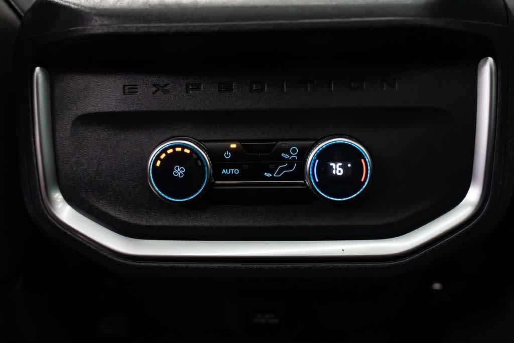 Used 2025 Ford Expedition Active AWD/4WD image 9