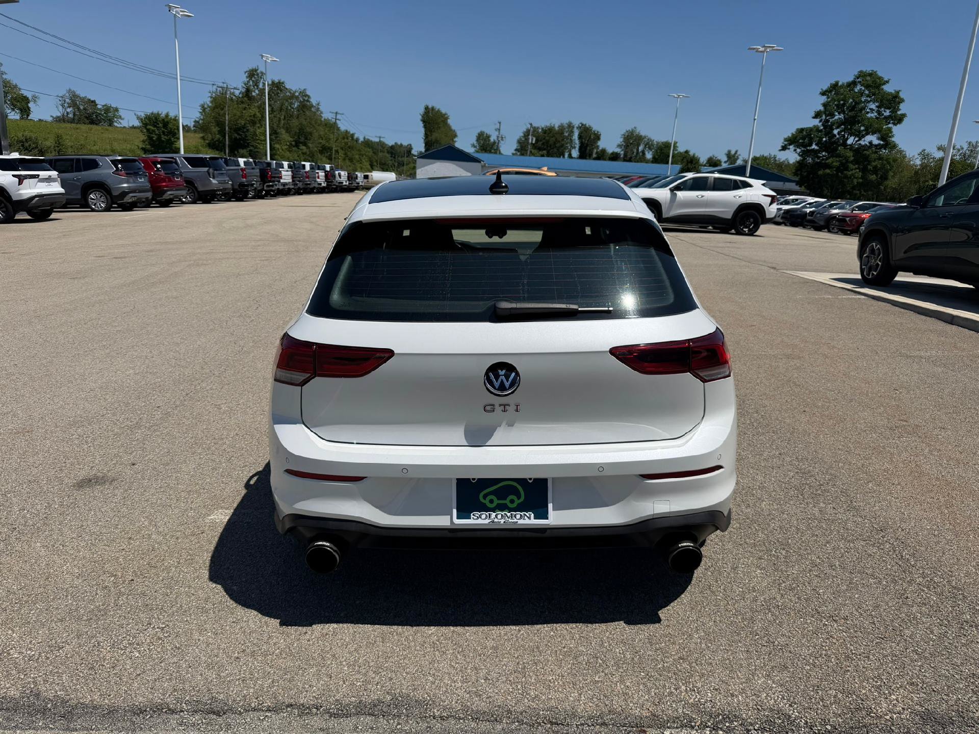 Used 2024 Volkswagen GTI SE FWD image 5