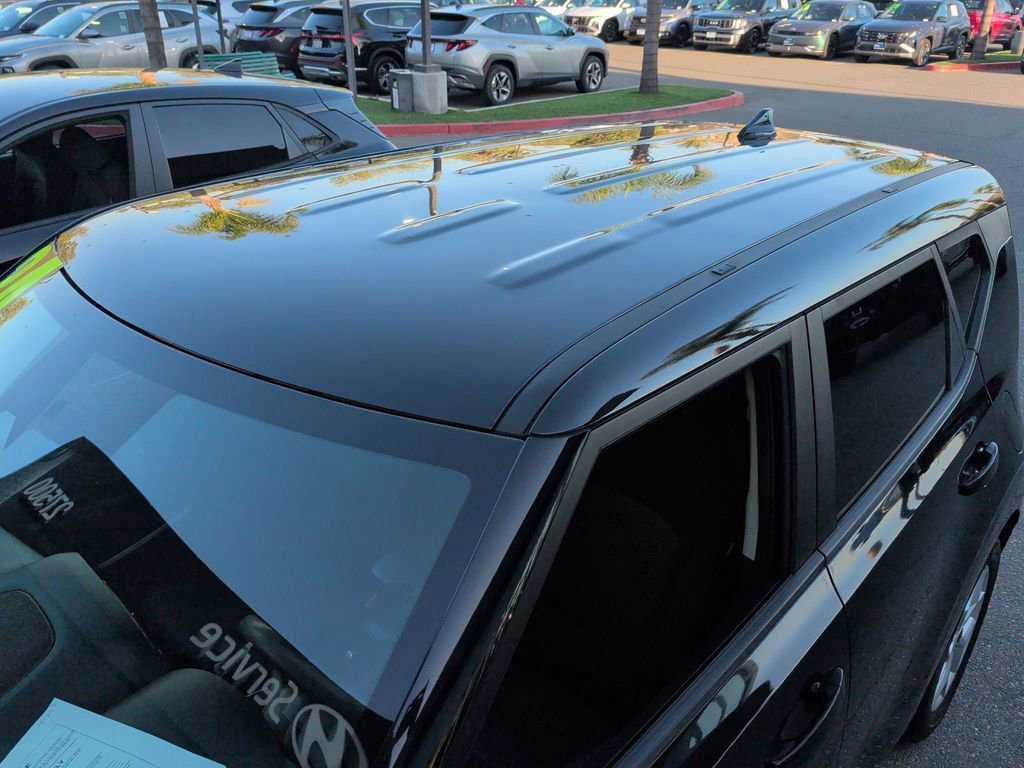 Used 2024 Kia Soul LX w/ Option Group 015 FWD image 9