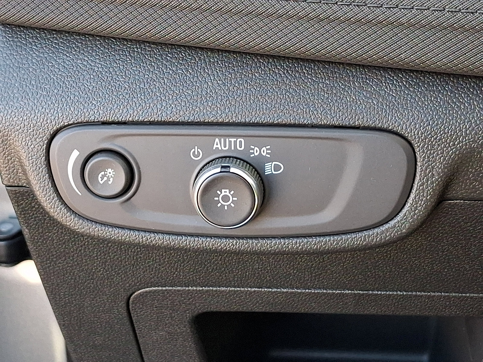 Used 2026 Chevrolet TrailBlazer LT w/ LT Cold Weather Package FWD image 24