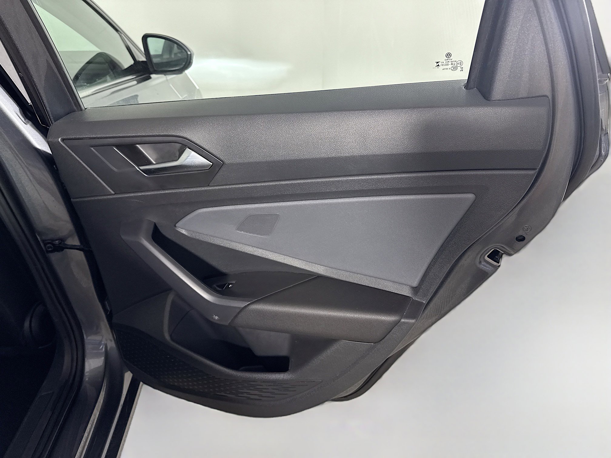 Used 2025 Volkswagen Jetta SE FWD image 28