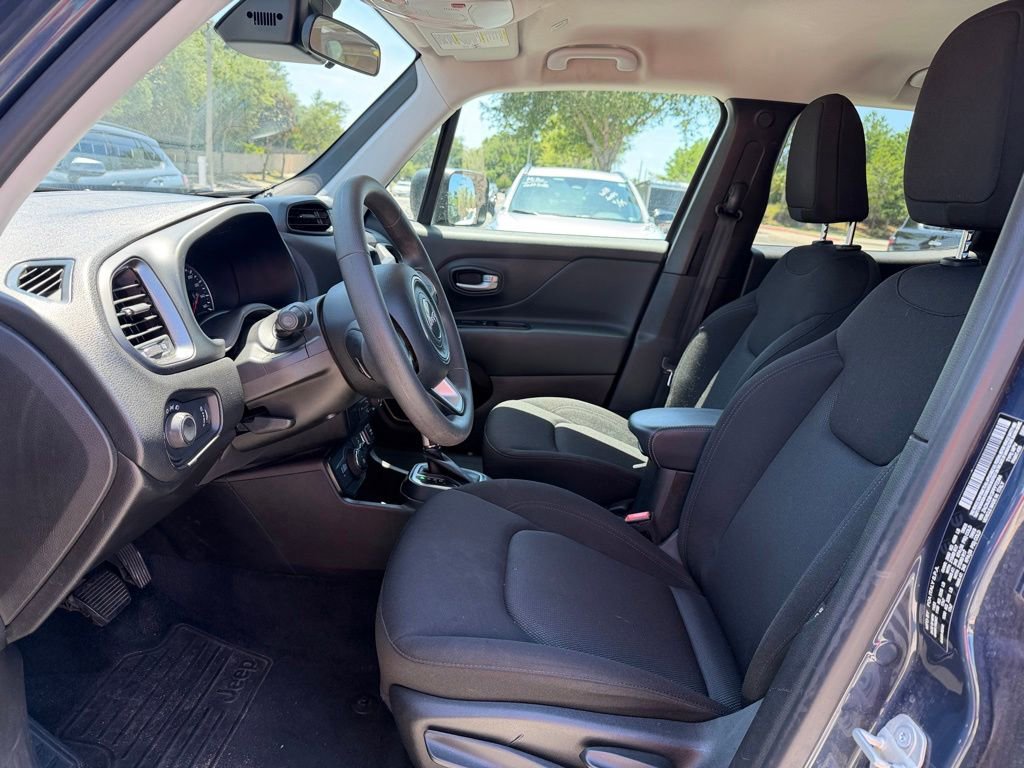 Used 2023 Jeep Renegade Latitude AWD/4WD image 11