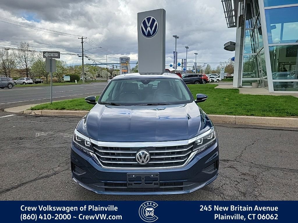 Certified 2022 Volkswagen Passat 2.0T SE FWD image 2