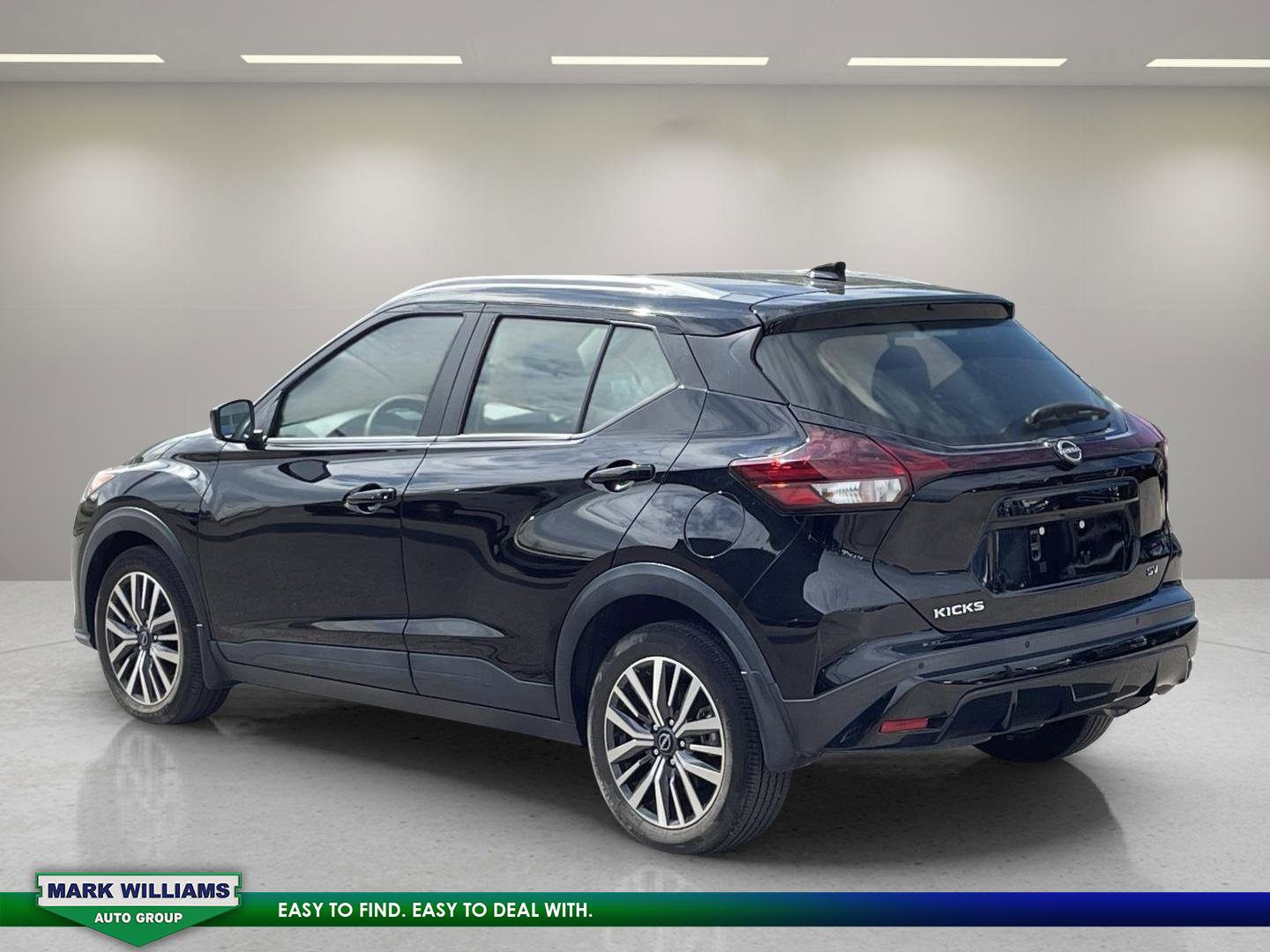 Used 2023 Nissan Kicks SV image 5