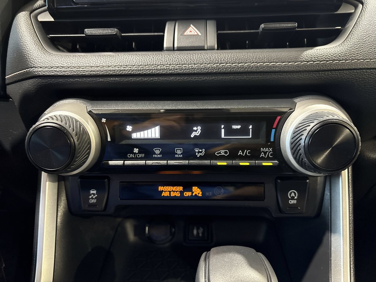 Certified 2019 Toyota RAV4 LE AWD/4WD image 19