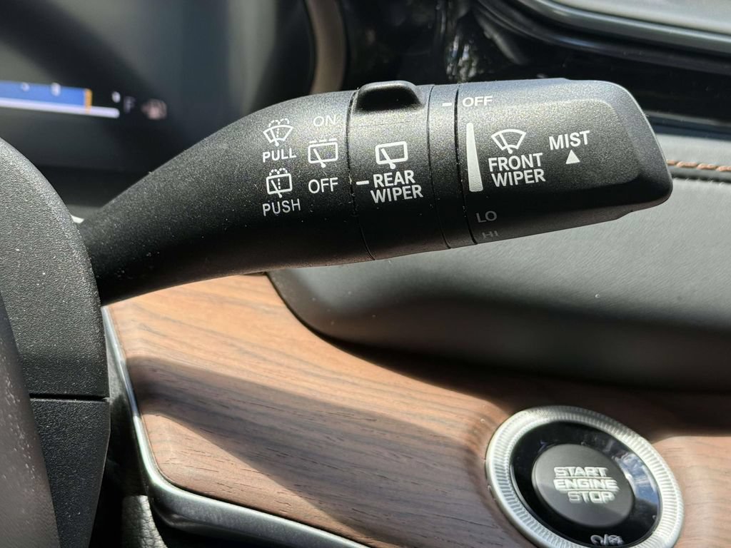 Used 2023 Jeep Grand Cherokee Summit w/ Adv Protech Group IV AWD/4WD image 27