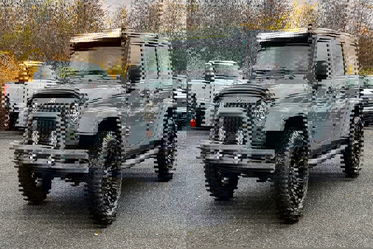 Used 2015 Jeep Wrangler Unlimited Sahara w/ Connectivity Group image 2