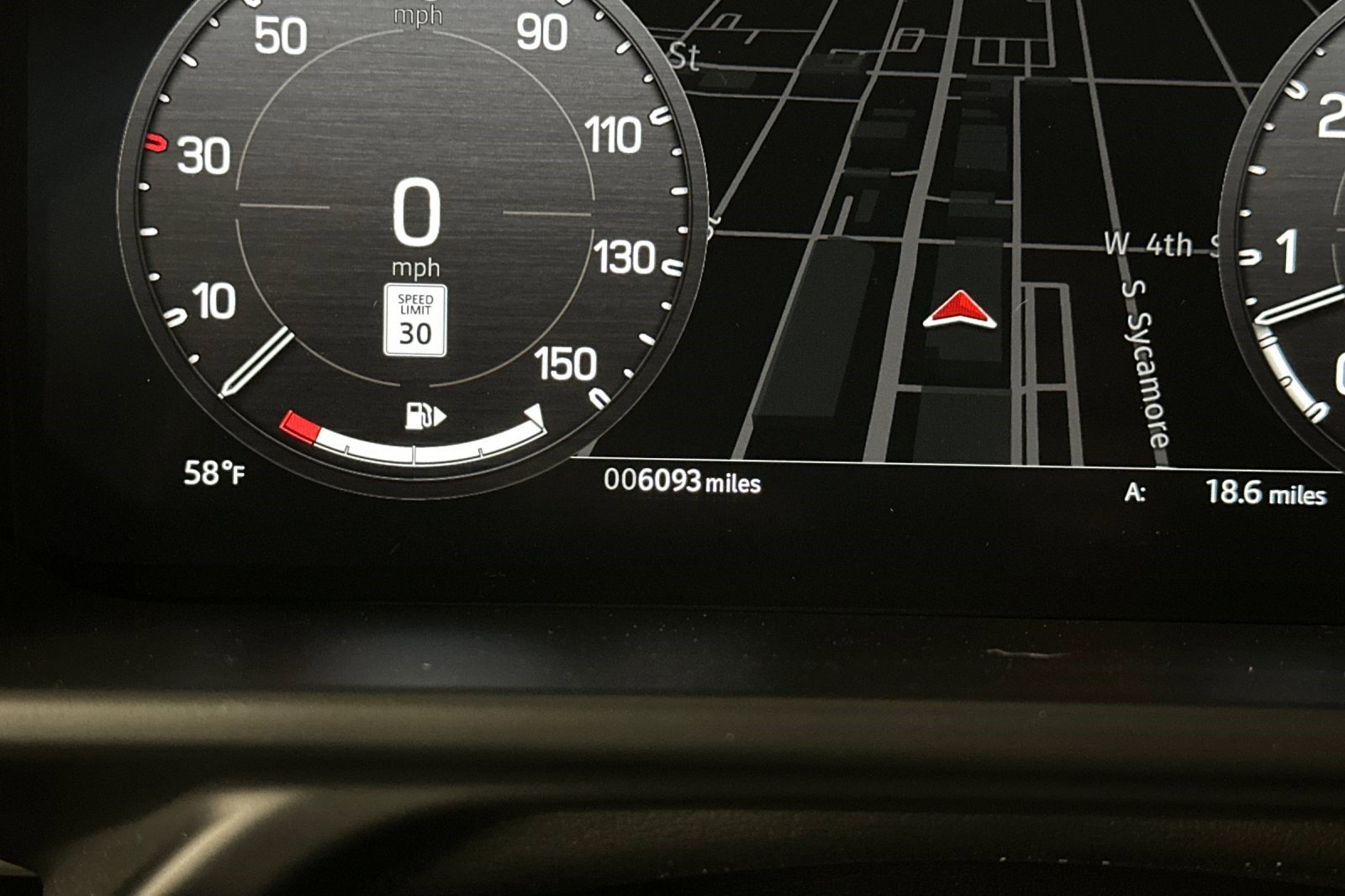 Used 2023 Land Rover Defender 130 X-Dynamic SE image 36