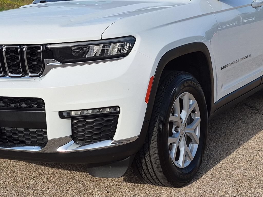 Used 2023 Jeep Grand Cherokee L Limited AWD/4WD image 9