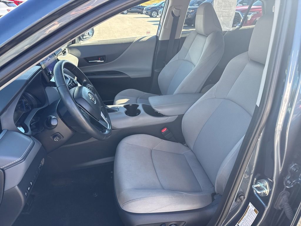 Used 2023 Toyota Venza LE image 11