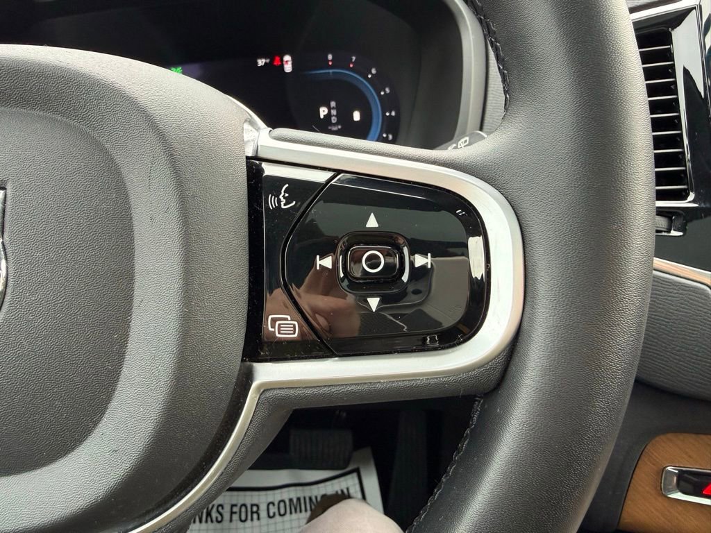 Used 2023 Volvo XC90 B6 Plus AWD/4WD image 18