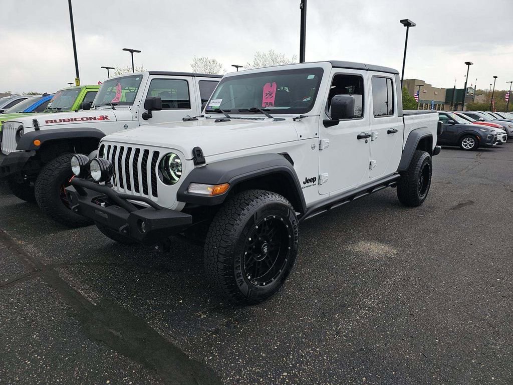 Used 2020 Jeep Gladiator Sport w/ Quick Order Package 23S AWD/4WD image 2