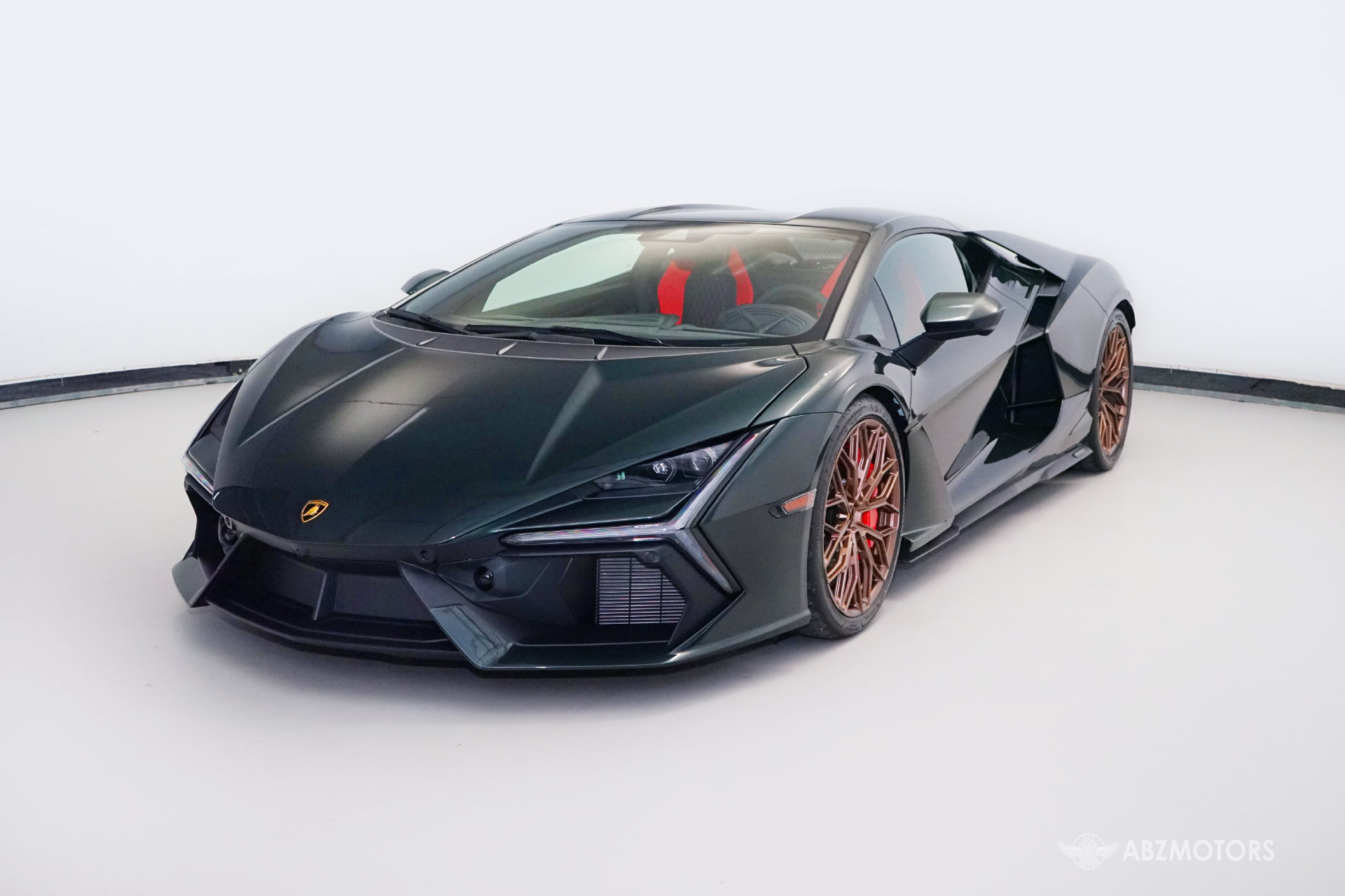 Used 2025 Lamborghini Revuelto AWD/4WD image 2