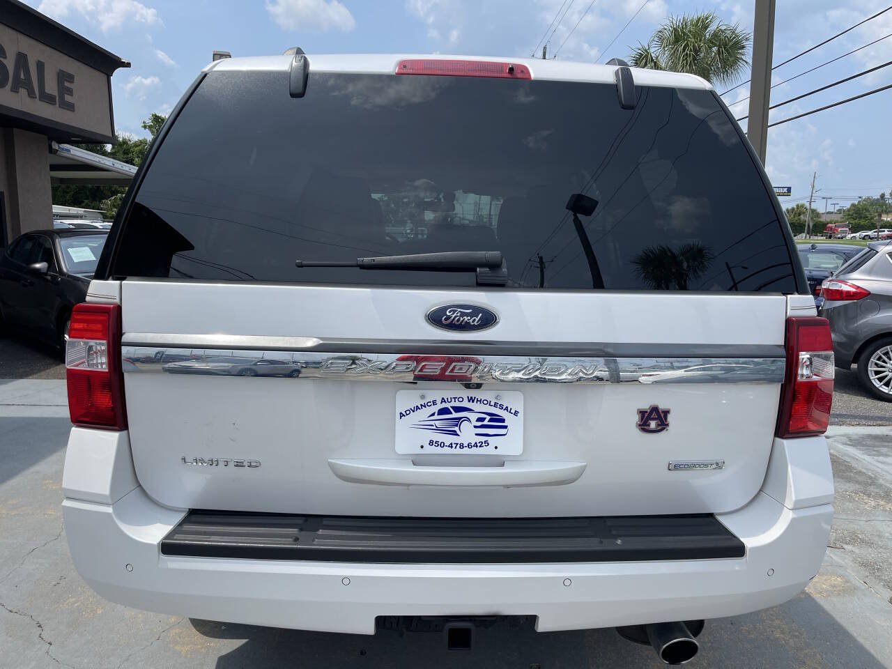 Used 2017 Ford Expedition Limited w/ Equipment Group 301A RWD image 5