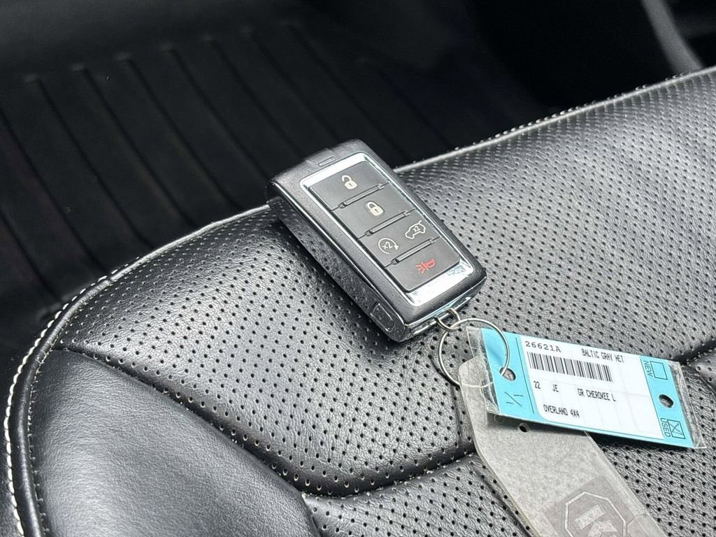 Used 2022 Jeep Grand Cherokee L Overland AWD/4WD image 30