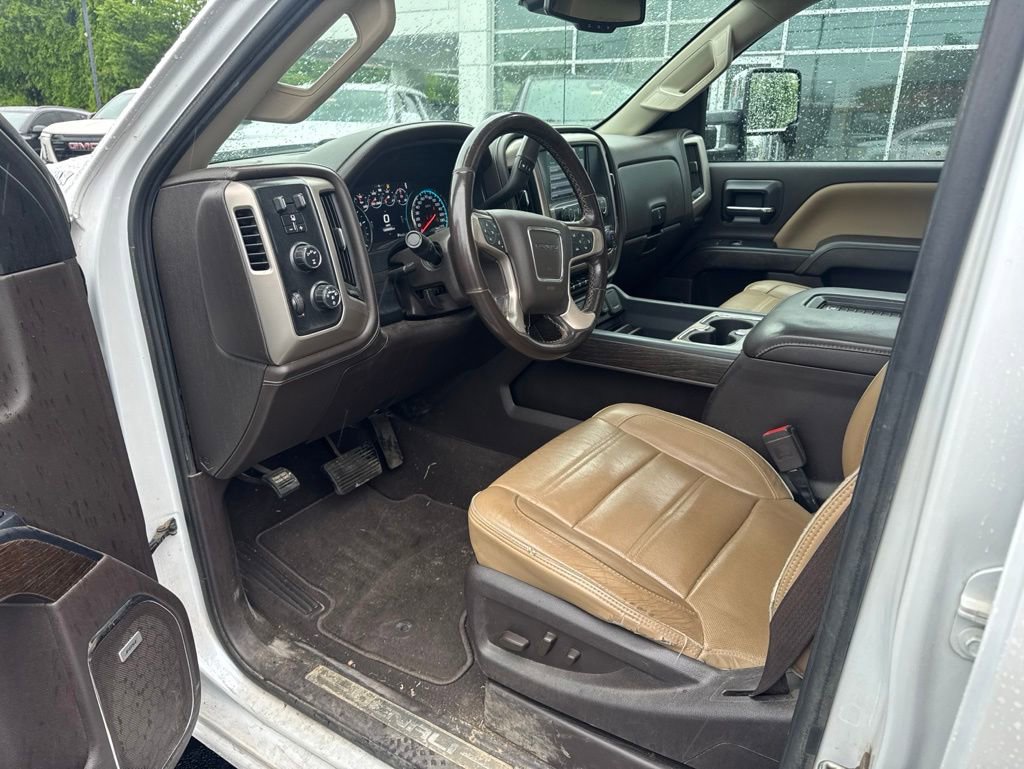 Used 2019 GMC Sierra 2500 Denali w/ Duramax Plus Package AWD/4WD image 9