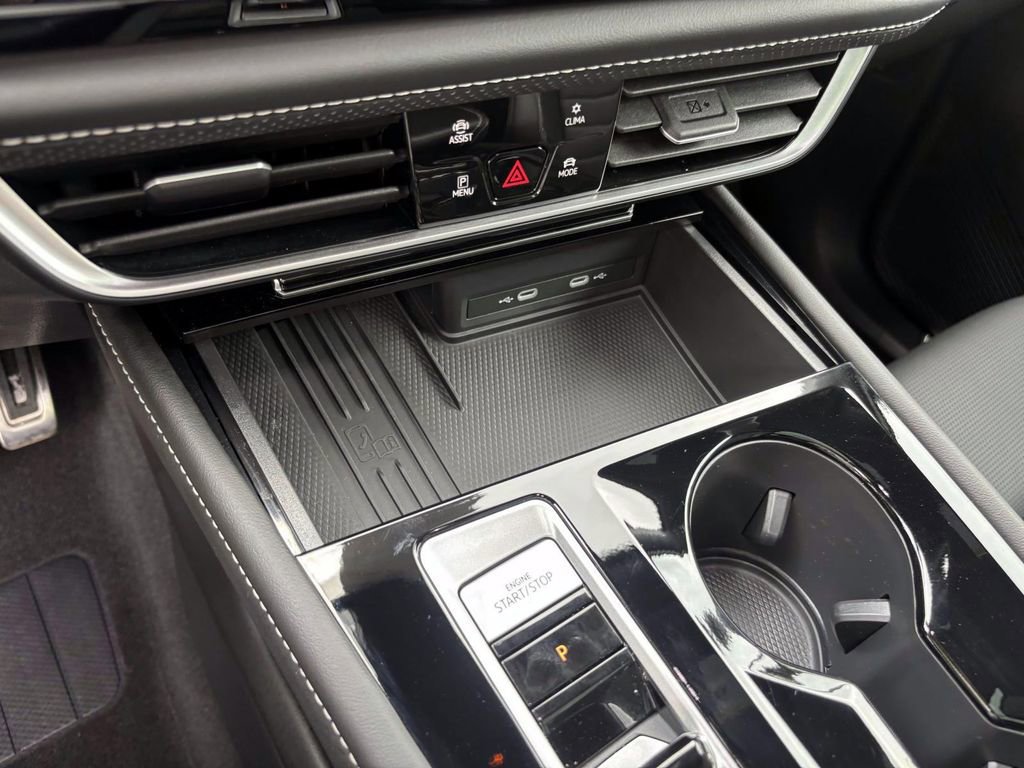 Used 2025 Volkswagen Atlas Cross Sport SEL R-Line image 23