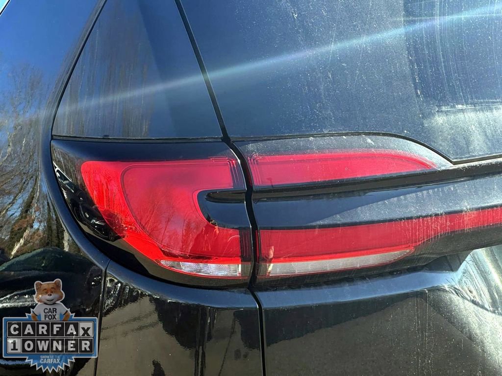 Used 2023 Chrysler Pacifica Touring-L image 11