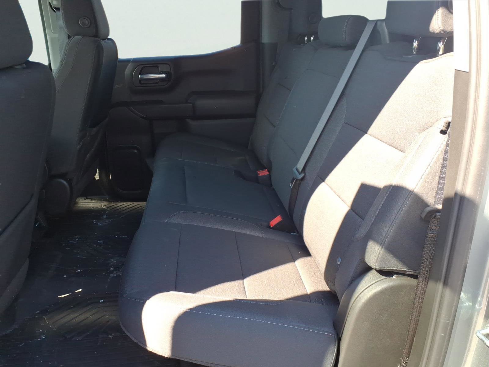 Used 2025 Chevrolet Silverado 1500 Custom image 6