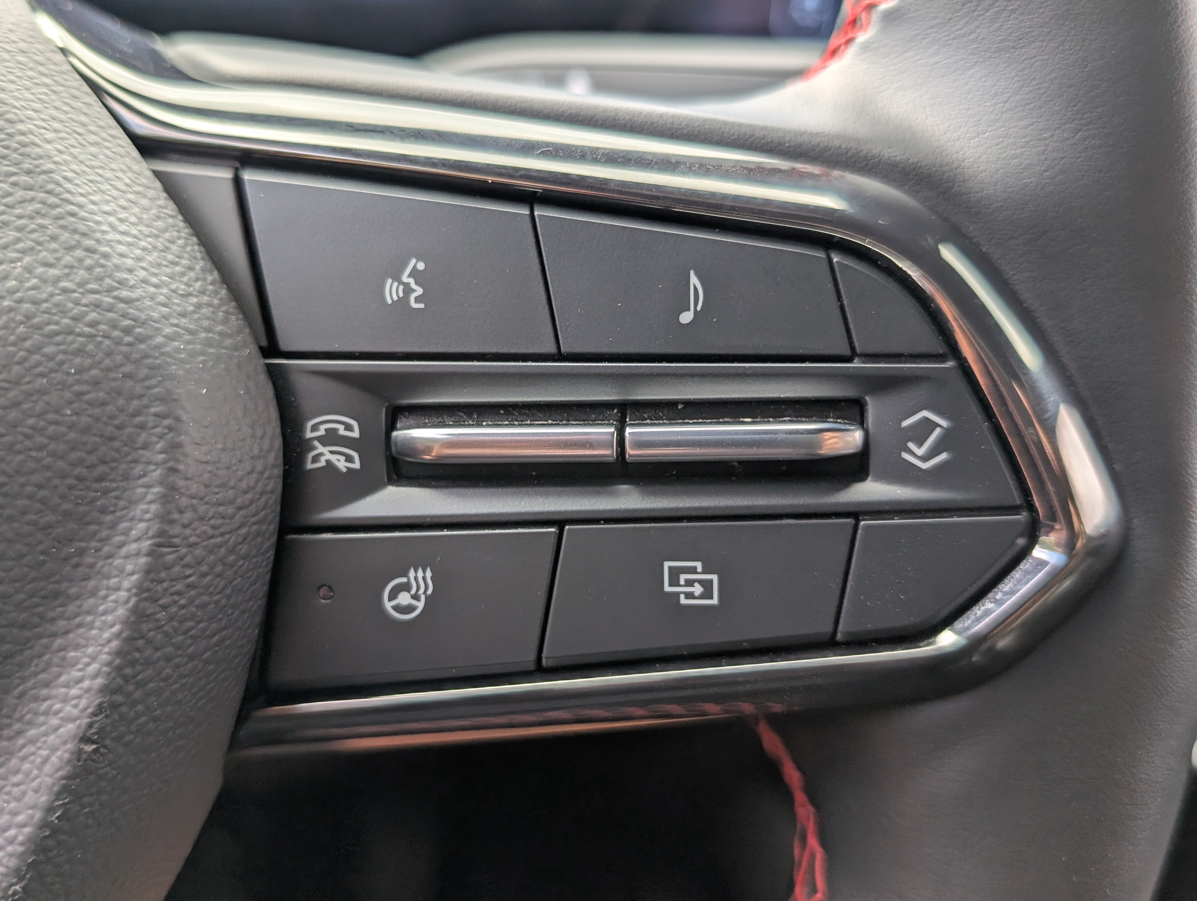 Used 2024 Chevrolet Equinox EV RS FWD image 33