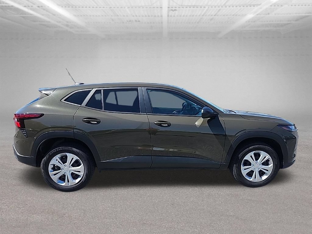 Used 2024 Chevrolet Trax LS FWD image 27