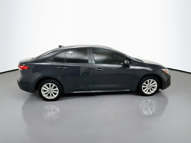 Used 2025 Toyota Corolla LE w/ LE Premium Package FWD image 8