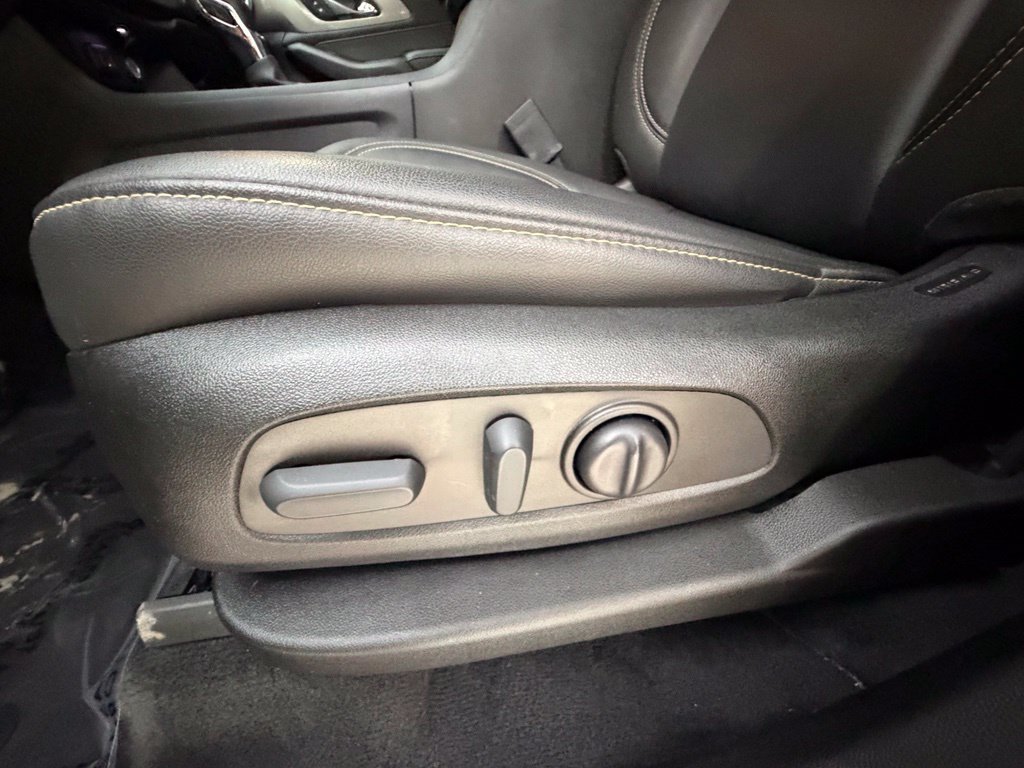 Used 2023 Chevrolet Traverse LT w/ LPO, Floor Liner Package AWD/4WD image 42