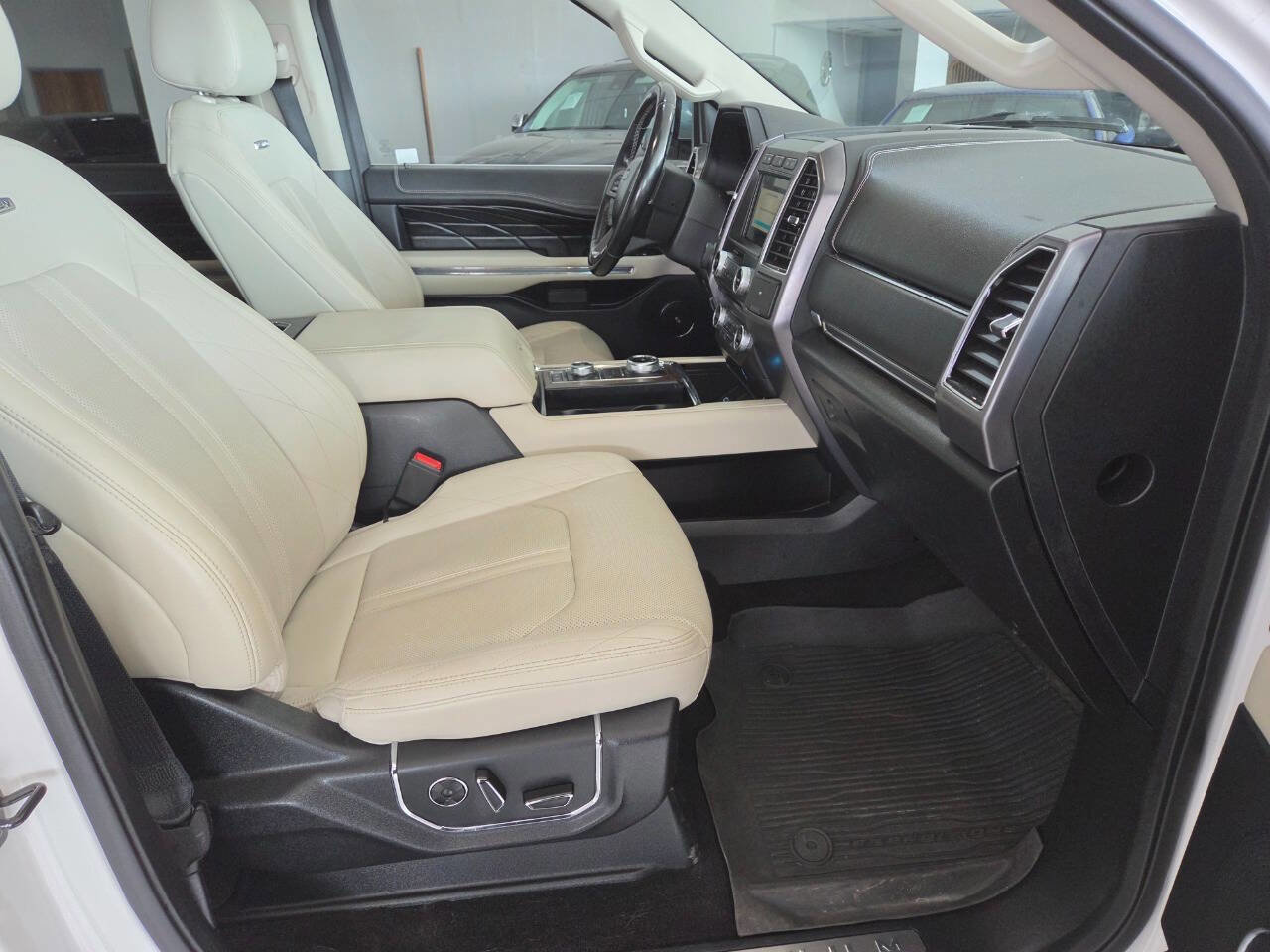 Used 2018 Ford Expedition Max Platinum image 25