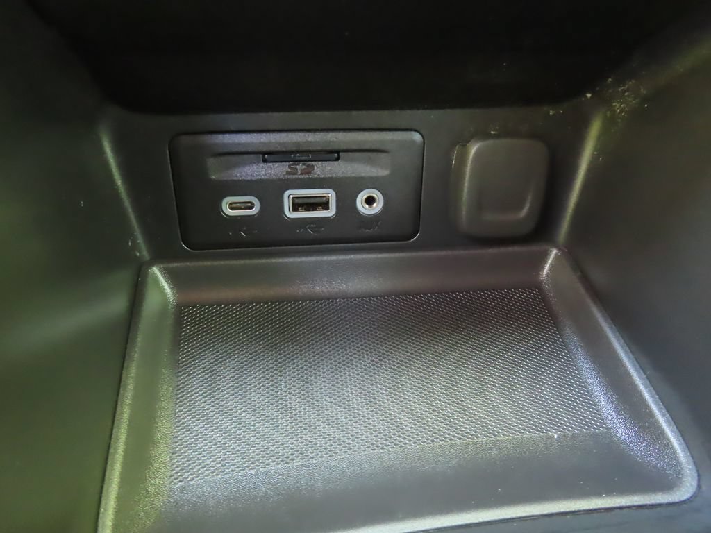 Used 2024 GMC Terrain SLT w/ Infotainment Package II AWD/4WD image 10