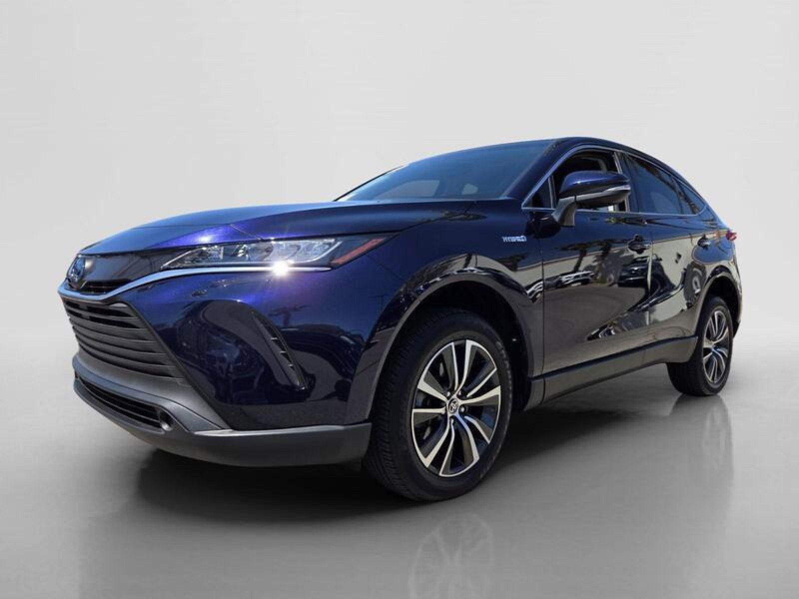 Used 2021 Toyota Venza LE w/ Carpet Mat Package (TMS) AWD/4WD image 8