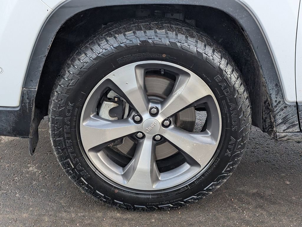 Used 2021 Jeep Cherokee Limited image 9