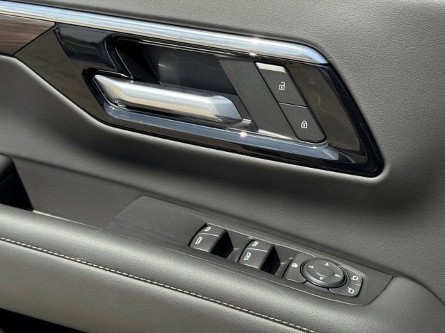 New 2026 Chevrolet Suburban LS w/ LS Custom Edition RWD image 19