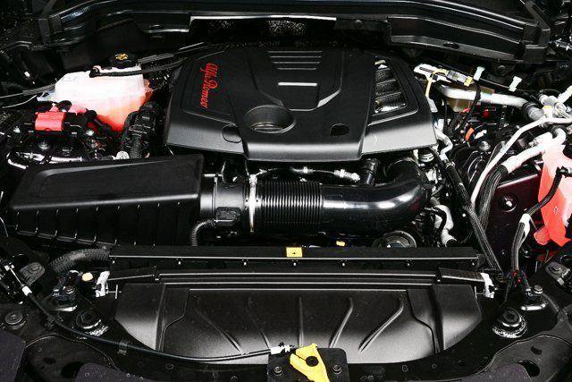 New 2025 Alfa Romeo Stelvio Sprint w/ Convenience Package AWD/4WD image 33