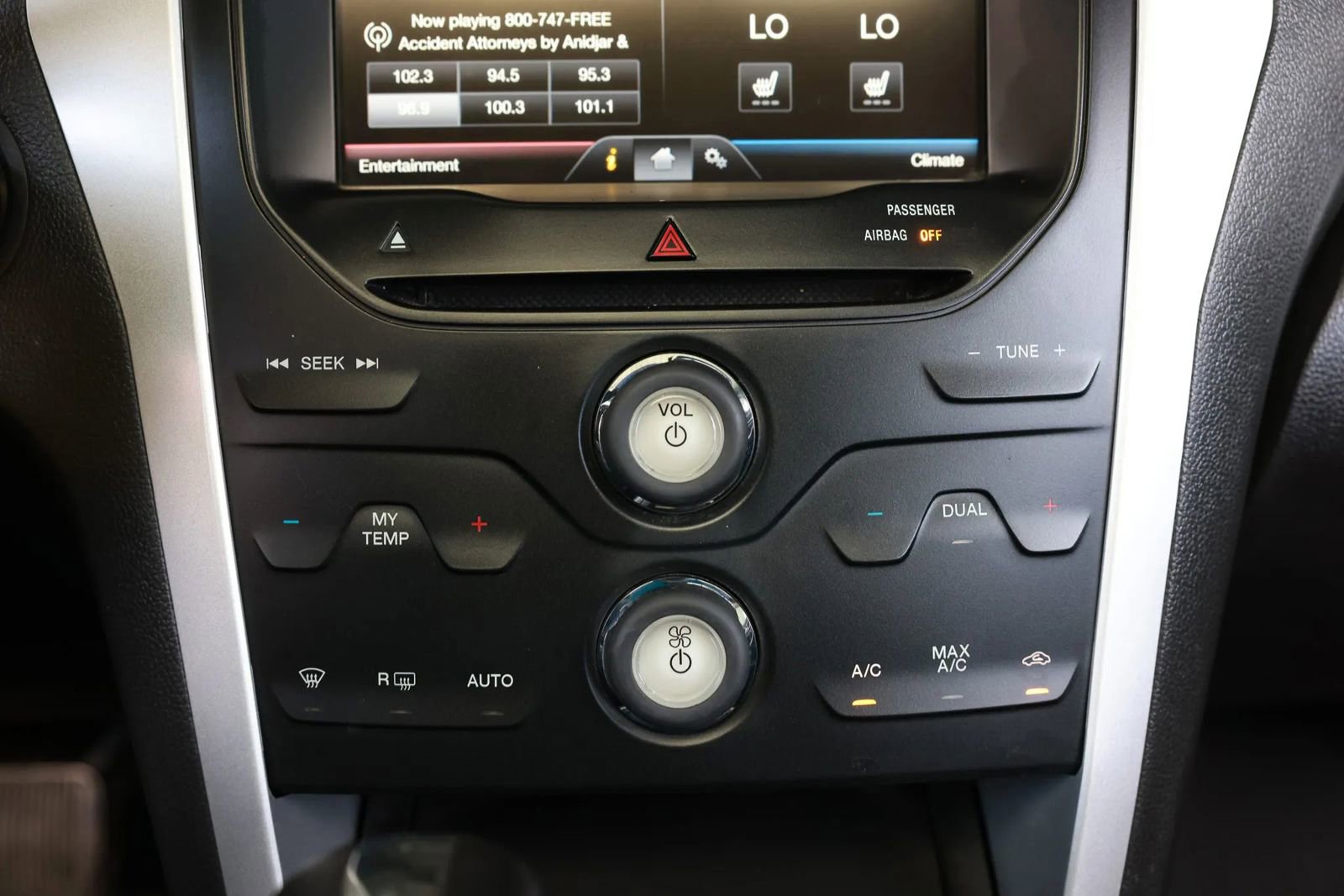 Used 2015 Ford Explorer XLT w/ Equipment Group 202B FWD image 31