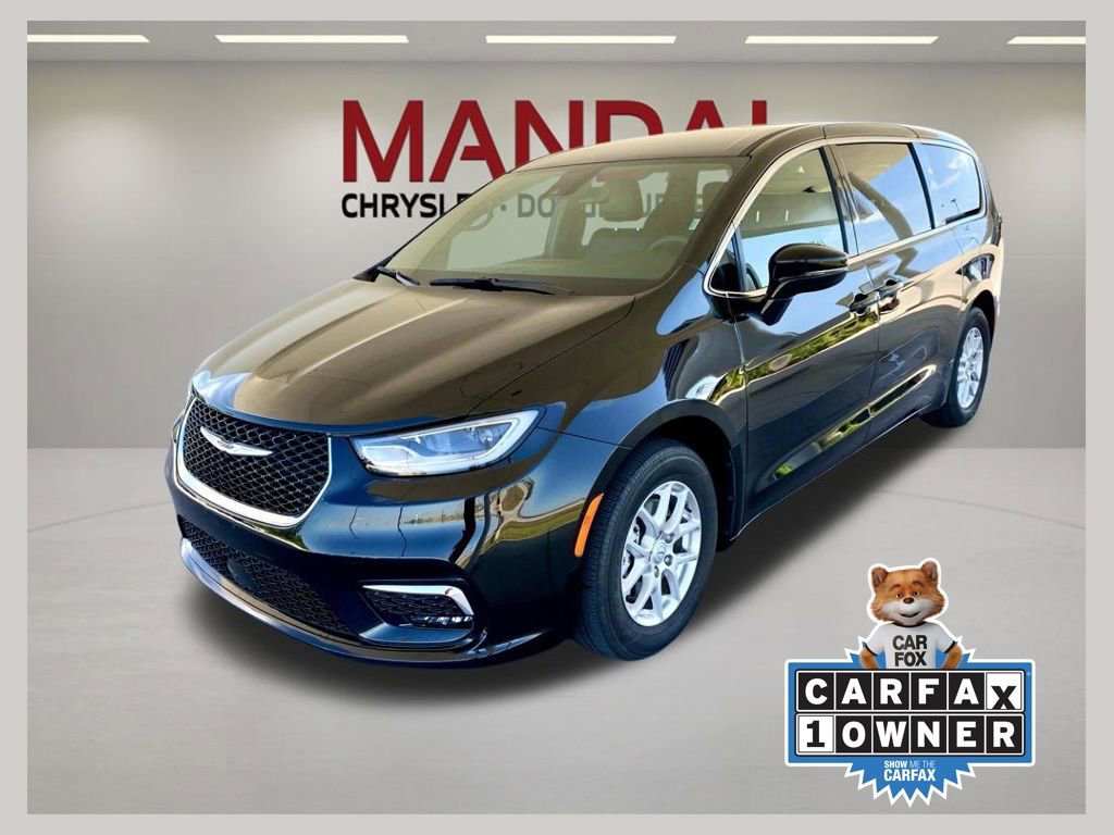 Used 2025 Chrysler Pacifica Select FWD image 1