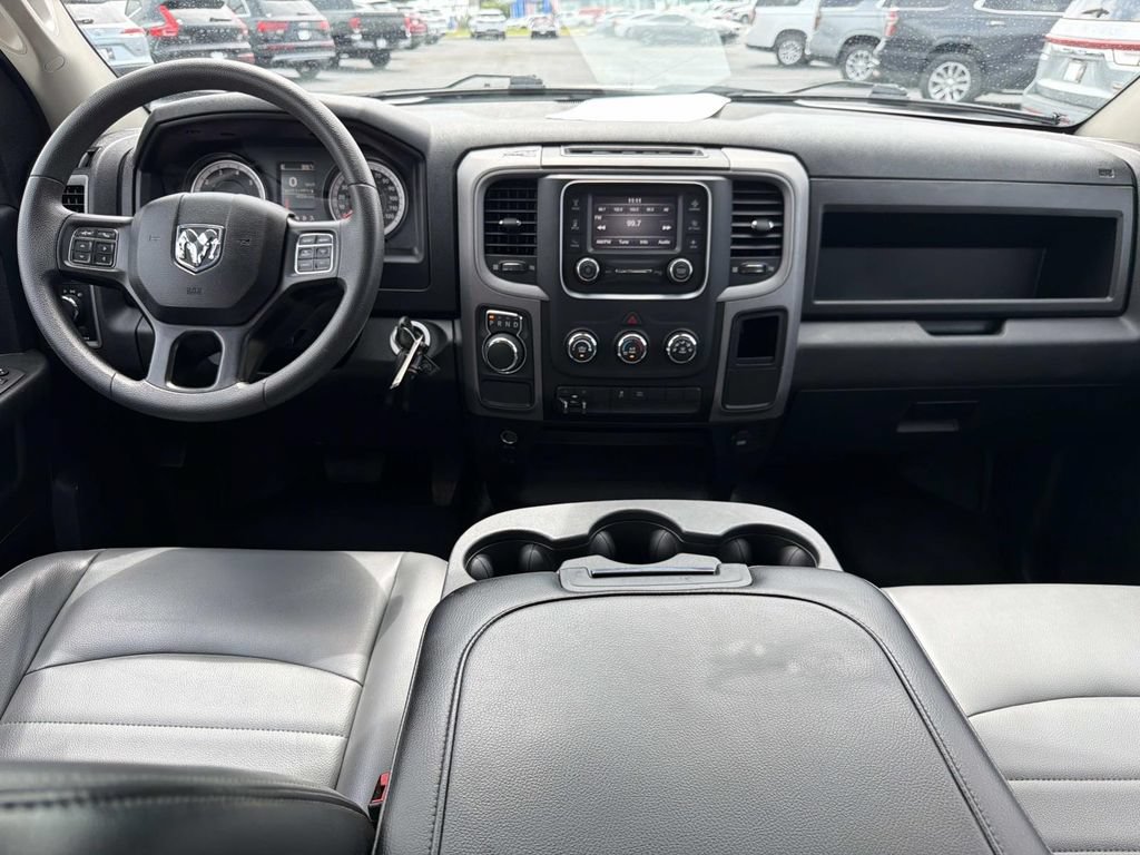 Used 2022 RAM 1500 Tradesman w/ Chrome Appearance Group RWD image 17