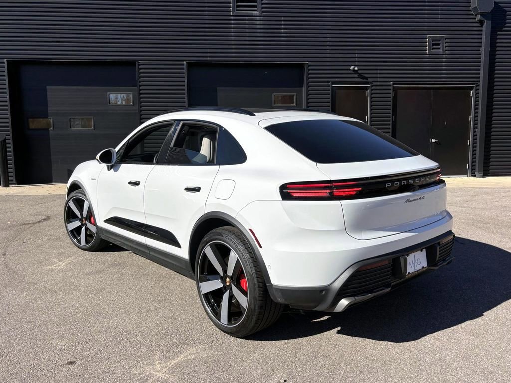 Certified 2025 Porsche Macan 4S Electric image 34