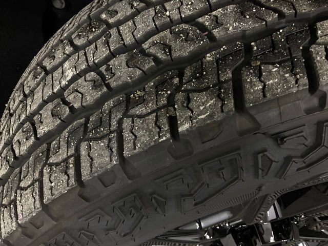 New 2026 GMC Sierra 2500 Denali Ultimate w/ LPO, Black Badging Package image 52